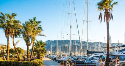 Apartment With air Conditioning, Parking and Wi-fi