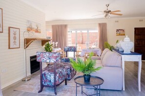 Télévision à écran plasma de 28 pouces avec chaînes numériques