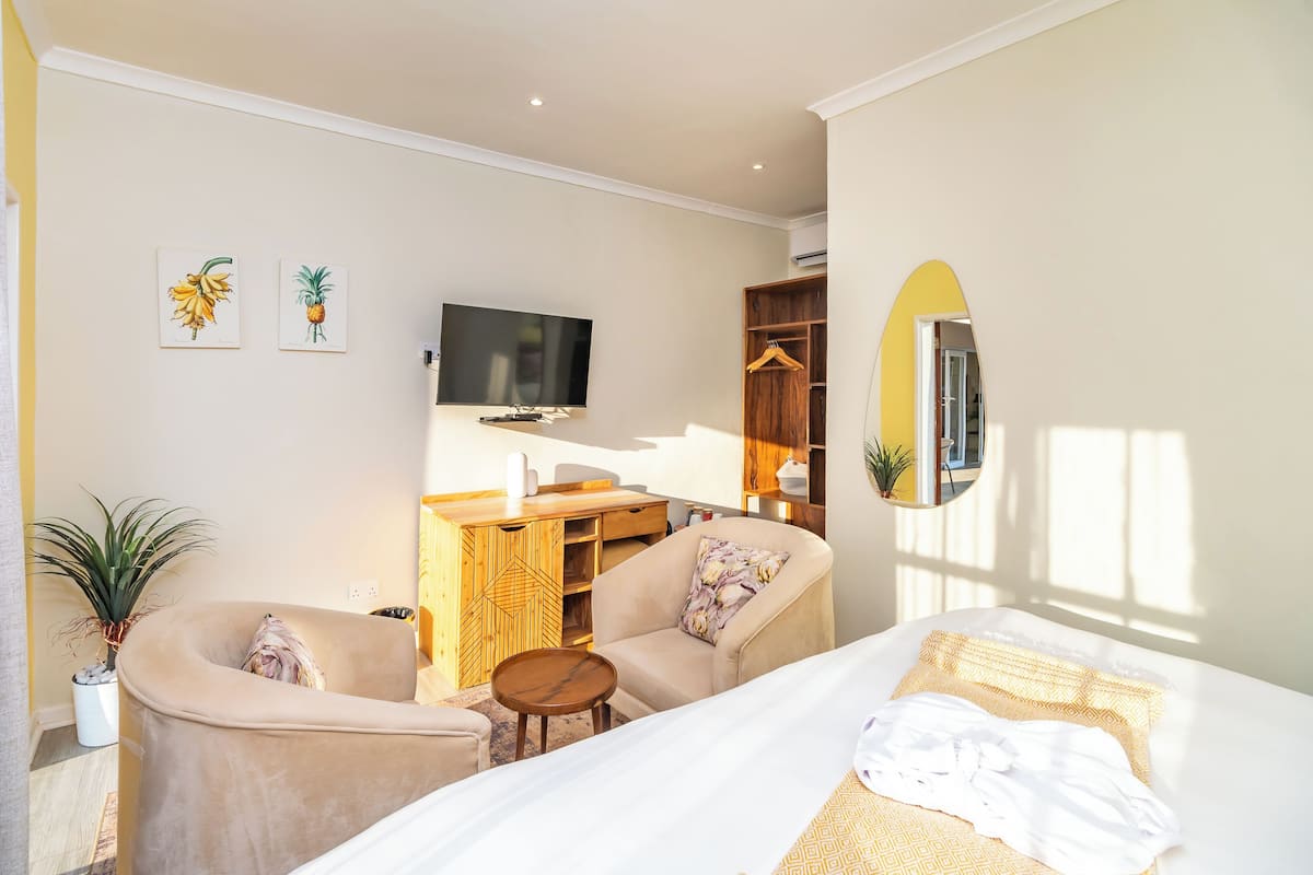 Minibar, in-room safe, individually furnished, desk