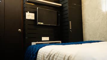 Deluxe Double Room | Desk, laptop workspace, free WiFi