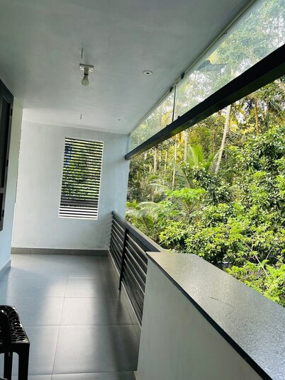 LICENCE TO CHILL HOMESTAY VILLA