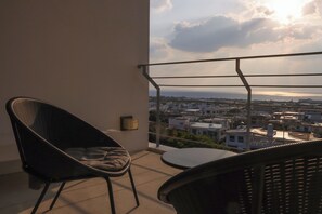 Camas supletorias gratuitas, wifi gratis, ropa de cama