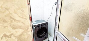Habitació amb dos llits individuals | 1 dormitori i wifi gratuïta 