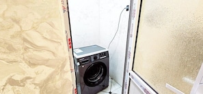 Habitació amb dos llits individuals | 1 dormitori i wifi gratuïta