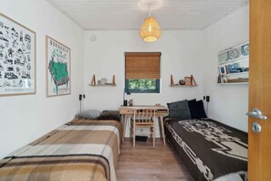 2 bedrooms, iron/ironing board, free WiFi - Holiday home near the beach –perfect for relaxing (Nexø)