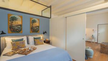 Apartment (1 Bedroom) | 1 bedroom, iron/ironing board, cots/infant beds, bed sheets