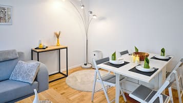 Appartement, 1 chambre | Salle à manger