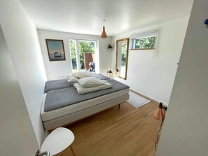 2 Schlafzimmer, Bügeleisen/Bügelbrett, kostenloses WLAN