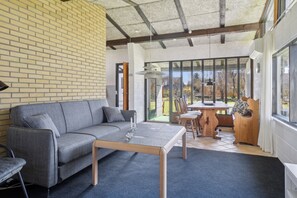 TV - Cozy cottage near Bjerge Strand (Store Fuglede)