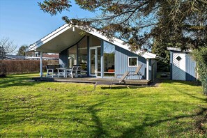 Outdoor dining - Cottage close to forest & beach (Vordingborg)