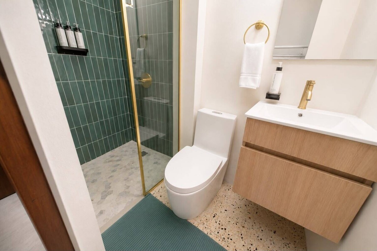 Classic Twin Room | Bathroom