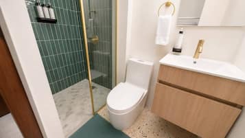 Classic Twin Room | Bathroom