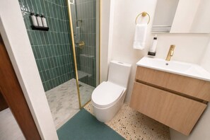 Classic Twin Room | Bathroom - Room 6: Affordable Cool in Santurce Arts Area (San Juan)