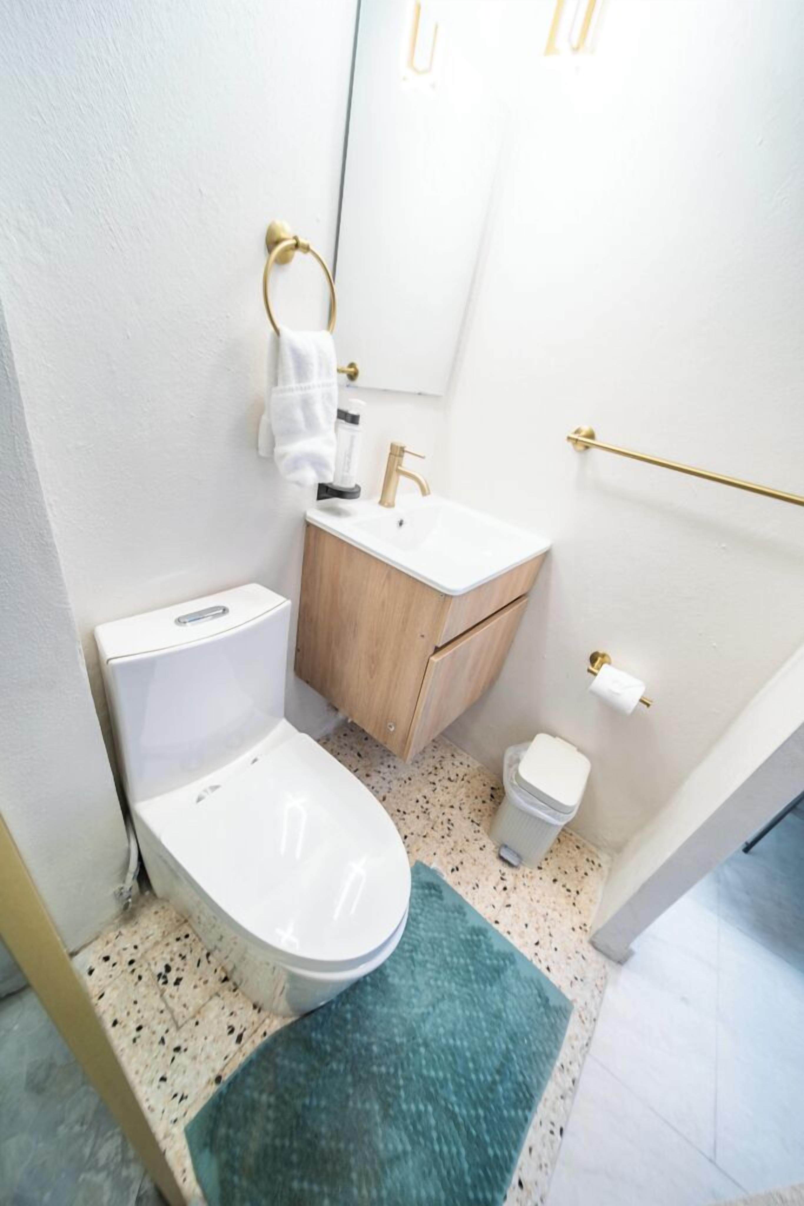 Foto - Room 6 Compact Bunk Room - Budget Stay in Santurcea