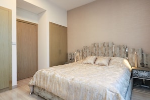 4 chambres, fer et planche à repasser, Wi-Fi gratuit, draps fournis