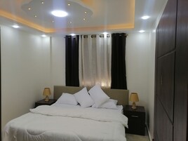 4 bedrooms, soundproofing, iron/ironing board, free WiFi