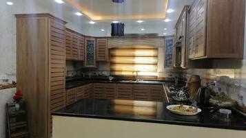 Lò vi sóng, lò nướng, bếp nấu, dụng cụ nấu nướng/bát dĩa/dao nĩa
