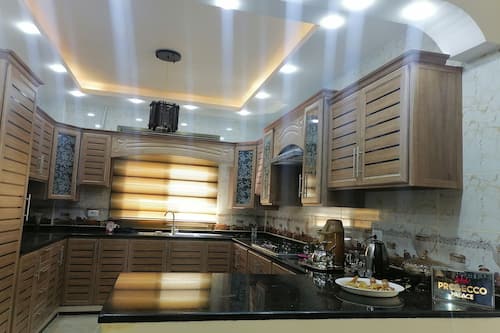 Maison Deluxe, vue montagne | Cuisine privée | Micro-ondes, four, plaque de cuisson