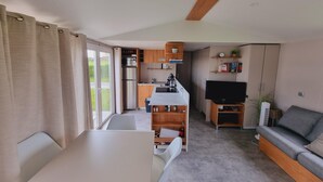 Smart TV - Chalet in Belgium with Garden Terrace (Blankenberge)