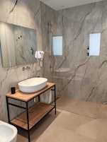Shower, free toiletries, hair dryer, towels
