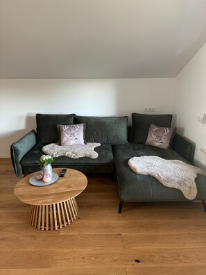 TV, DVD-spiller og stereoanlegg