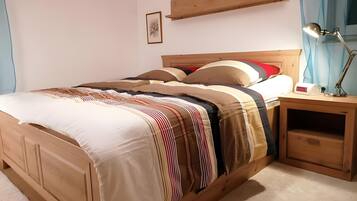 2 Schlafzimmer, Bügeleisen/Bügelbrett, kostenloses WLAN, Bettwäsche