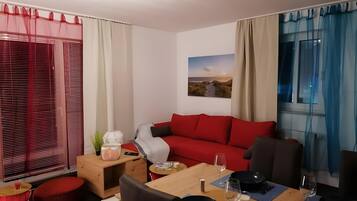 Fernseher, DVD-Player, Stereoanlage