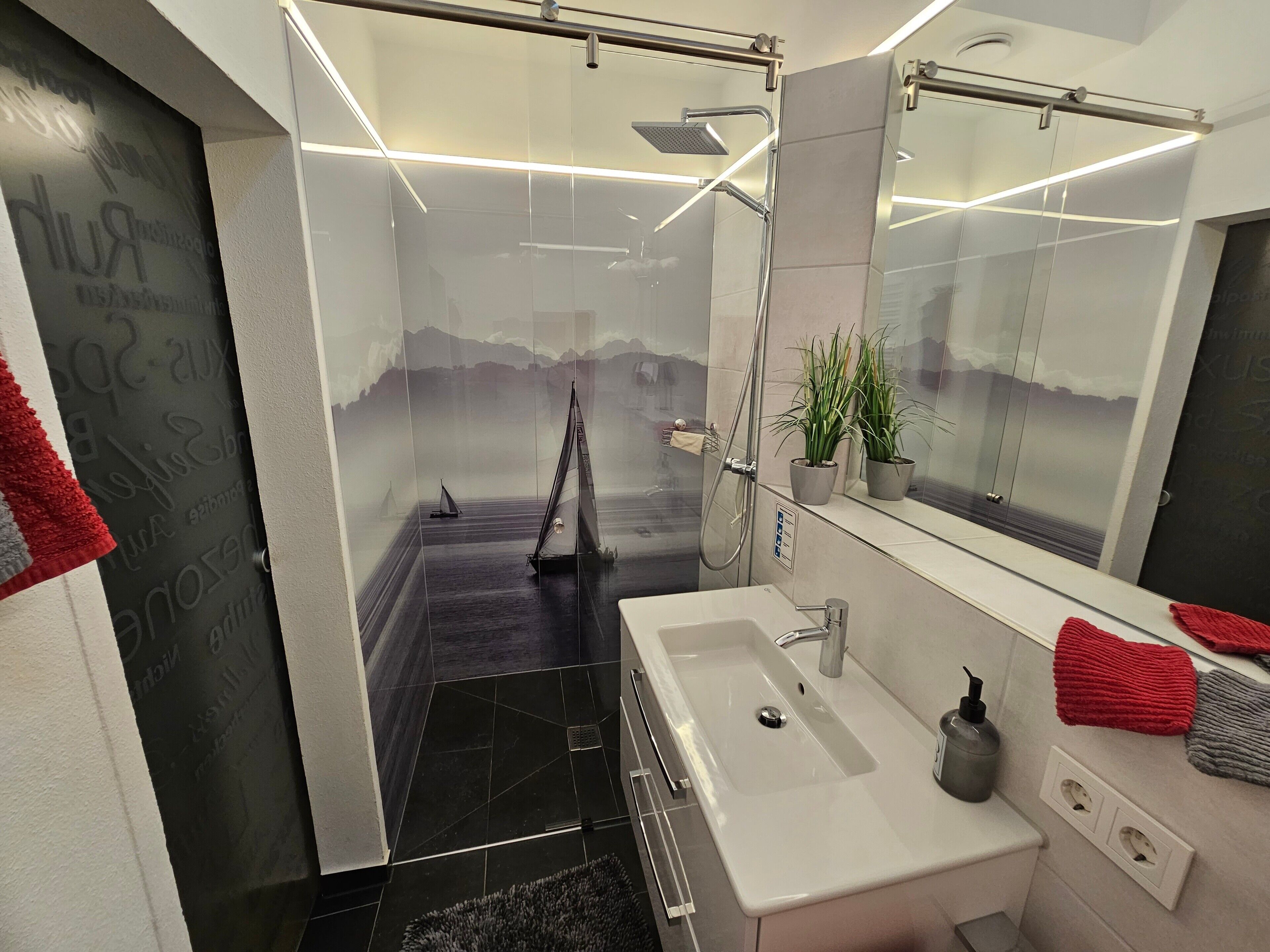 Dusche, Haartrockner, Handtücher
