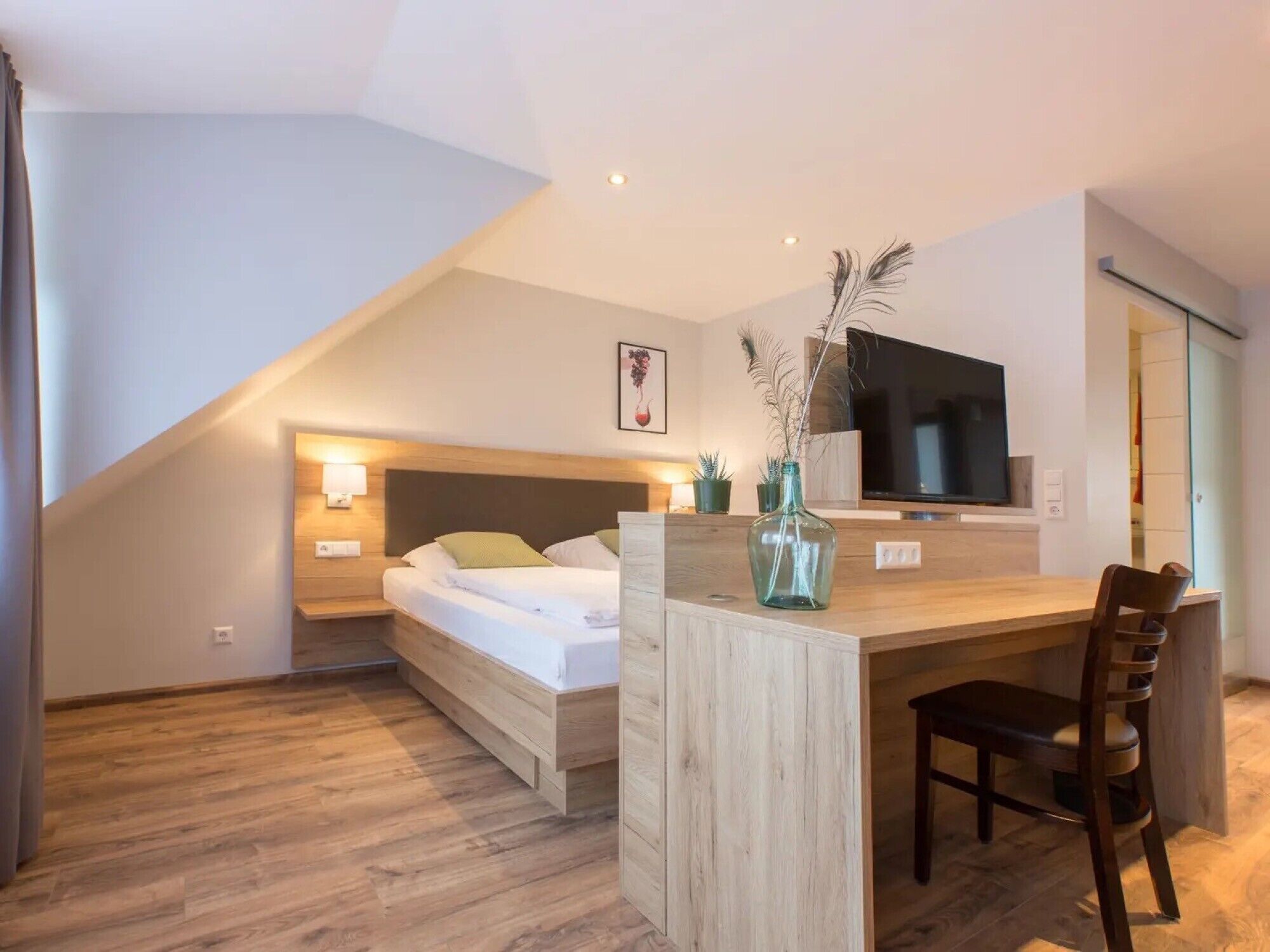 1 bedroom, free WiFi, bed sheets