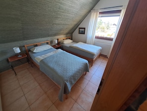 2 chambres, fer et planche à repasser, Wi-Fi gratuit, draps fournis