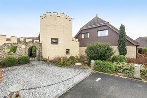 Property grounds - Apartment 'Am Orpeturm' with Balcony and Wi-Fi (Marsberg)