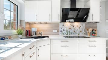 KylskÄp, mikrovÄgsugn, ugn och spishÀll