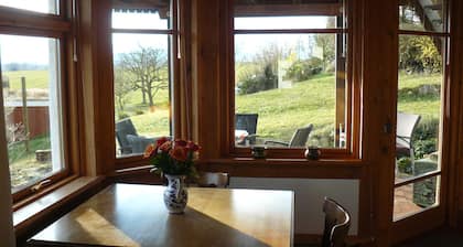 Ferienwohnung 'Naturhaus, 50qm' mit Seeblick, Terrasse und Wi-Fi