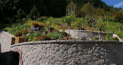 Appartement "Anna" avec vue sur la montagne, jardin privé et balcon