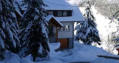 Apartment 'Anna' with Mountain View, Private Garden and Balcony