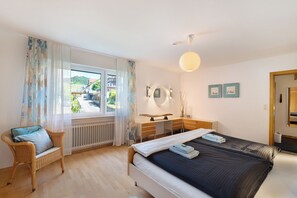 2 多间卧室、熨斗/熨衣板、免费 WiFi、床单