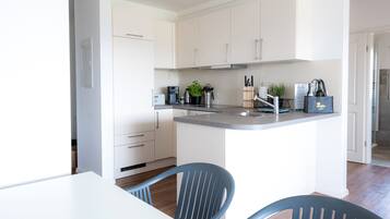 Kühlschrank, Ofen, Herdplatte, Geschirrspüler