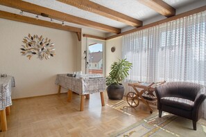 Interior - Room 'Doppelzimmer 3' with Private Terrace and Wi-Fi (Wasserburg (Bodensee))