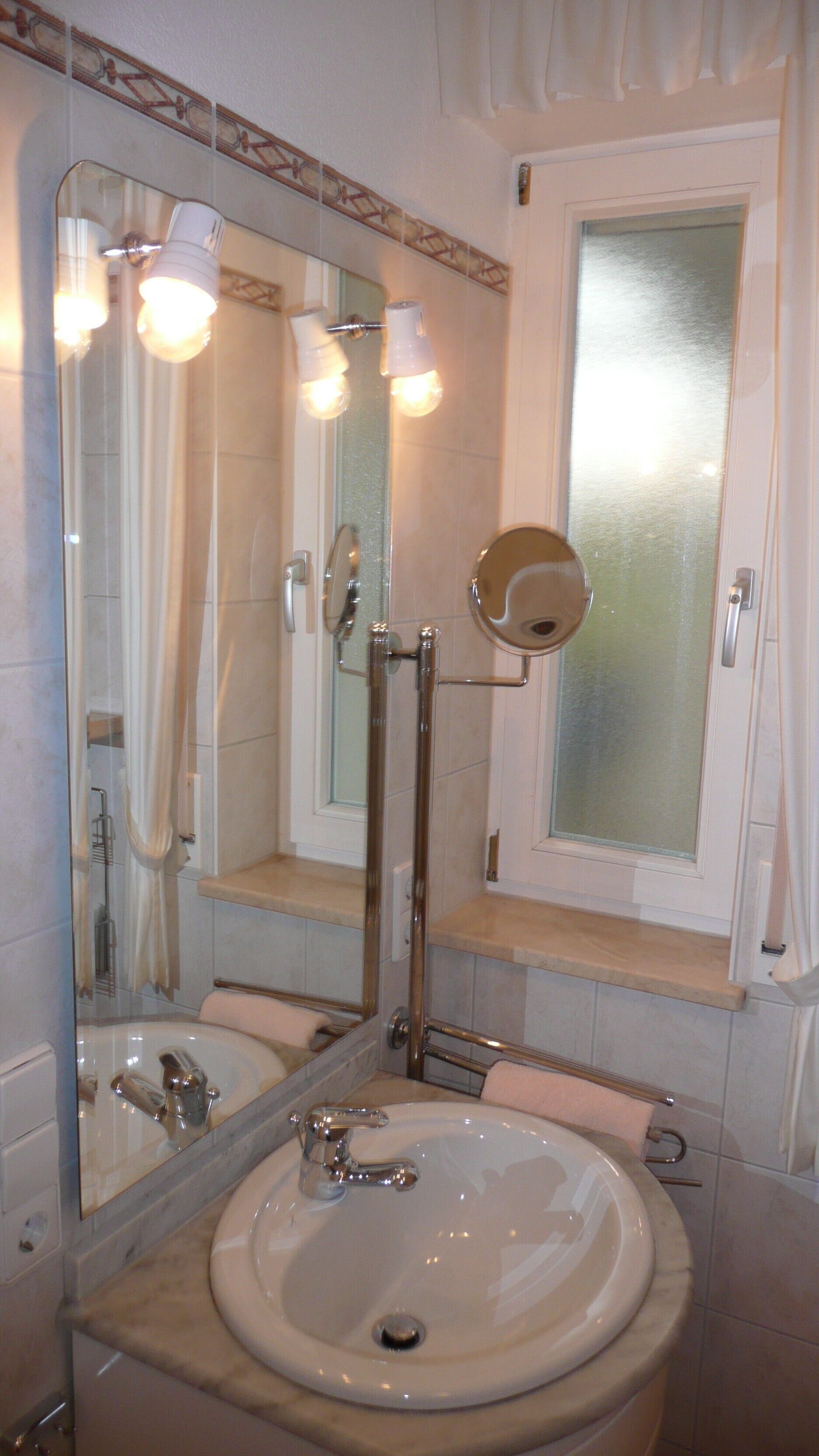 Bruser, hårtørrer, håndklæder