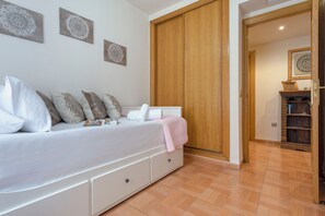 Apartament | 2 dormitoris, planxa i posts de planxar i wifi gratuïta