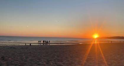 Bed and breakfast in Cotentin near shops, beaches and greenway.