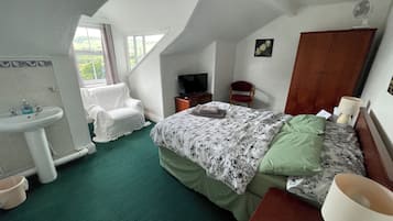 Double Room, Hill View | Free WiFi, bed sheets