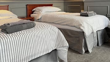 三人房 | 免费 WiFi、床单