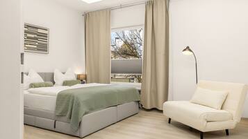 5 Schlafzimmer, Schreibtisch, Bügeleisen/Bügelbrett, kostenloses WLAN