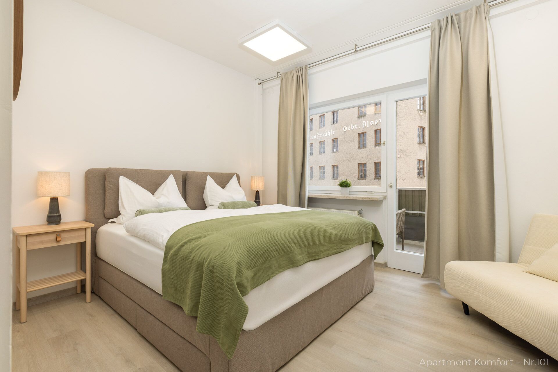 5 Schlafzimmer, Schreibtisch, Bügeleisen/Bügelbrett, kostenloses WLAN
