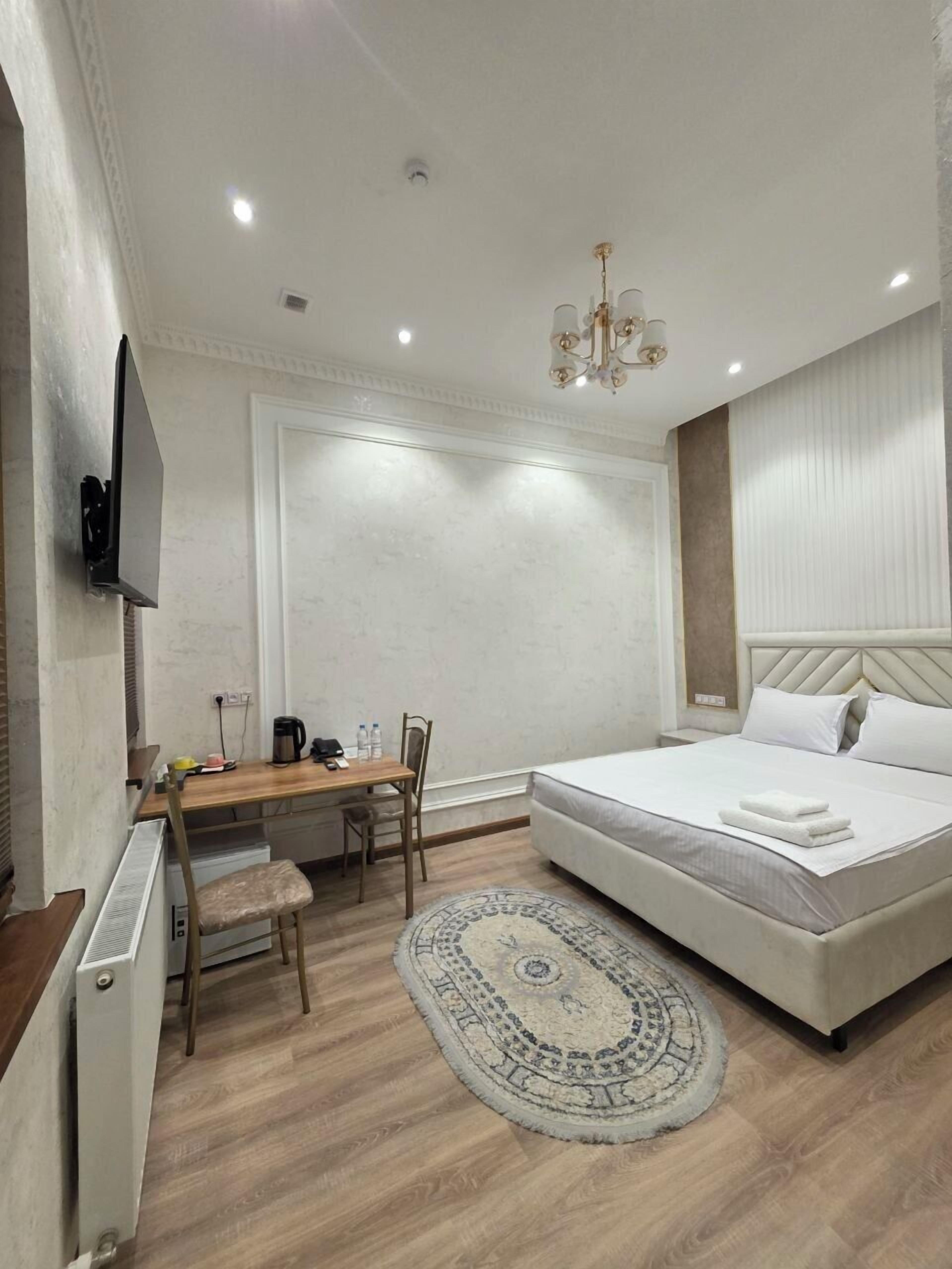 Economy Double or Twin Room | In-room safe, desk, laptop workspace, blackout drapes