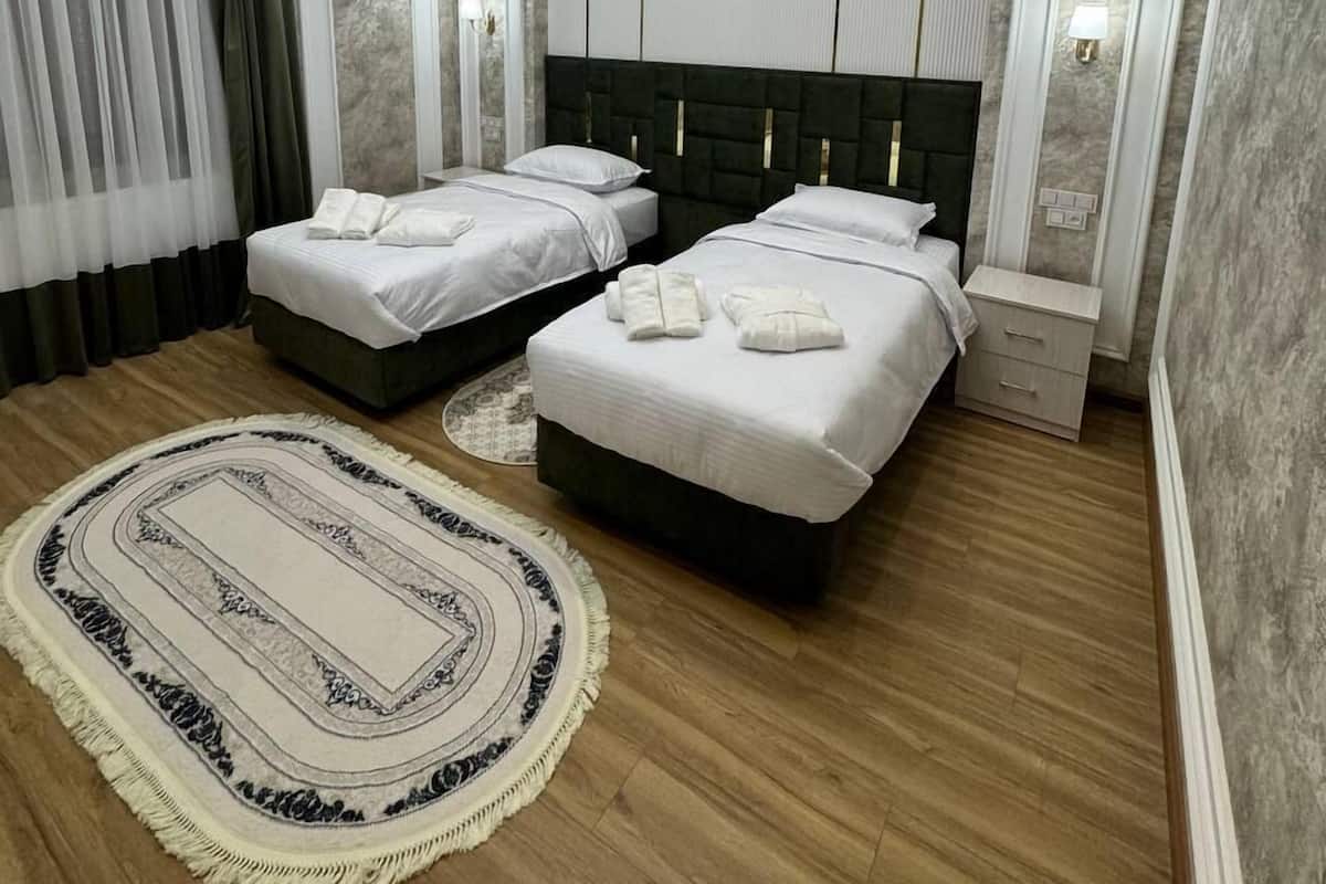 Classic Double or Twin Room | Egyptian cotton sheets, premium bedding, in-room safe, desk