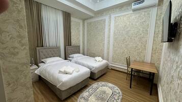 Classic Double or Twin Room | In-room safe, desk, laptop workspace, blackout curtains