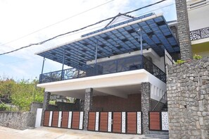 Terrace/patio - Pugal Holidays (Kodaikanal)