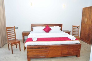 Deluxe Room, Garden View - Pugal Holidays (Kodaikanal)
